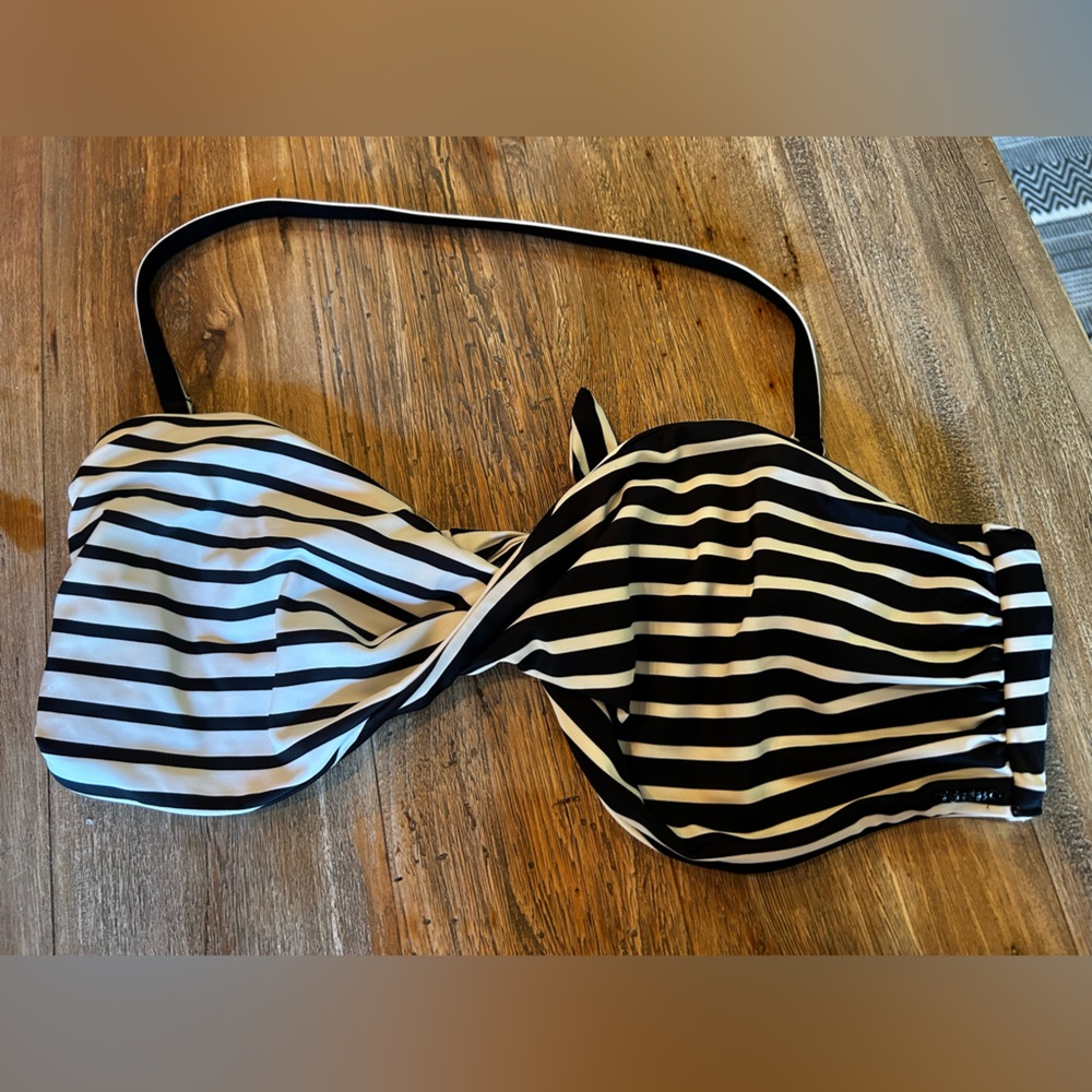 Black and White Striped Bikini with Retro Vertical Pattern